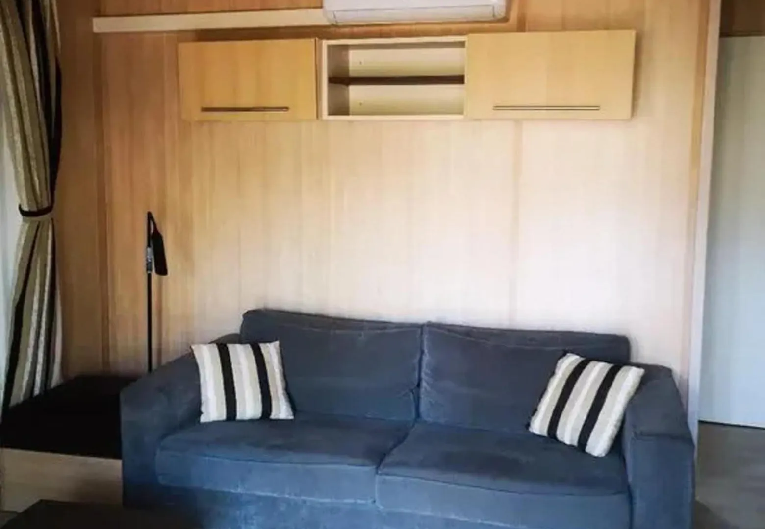 Chalet Accueillant Avec Vue Sur Le Lac Estang Francie